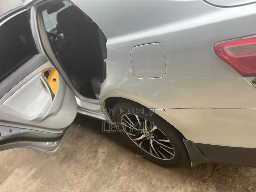 Toyota Camry 2010 Silver