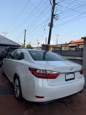 Lexus ES 2015 White