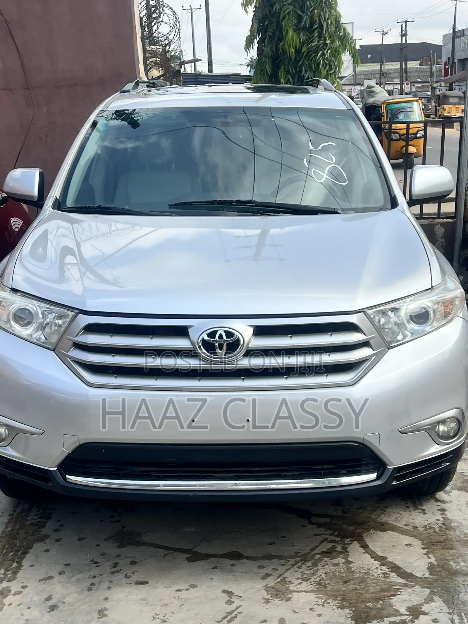 Toyota Highlander SE 2011 Silver