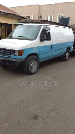 Ford E550 2007 Blue