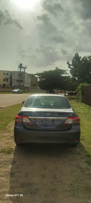 Toyota Corolla LE 4dr Sedan (1.8L 4cyl 4A) 2012 Gray
