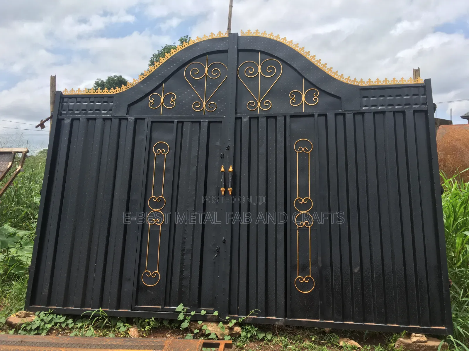 Buy and Install Ready-Made and Unique Solid Black Gate
