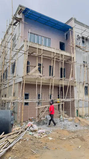 3bdrm Apartment in Ochacho Estate Abuja, Life Camp for sale