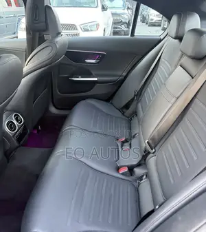 Mercedes-Benz C300 2023 Black
