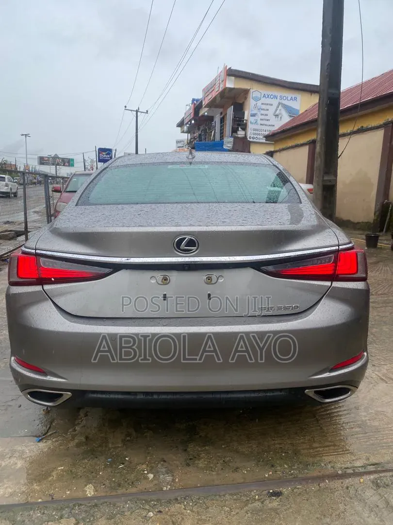 Lexus ES 2019 Gold