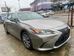 Lexus ES 2019 Gold