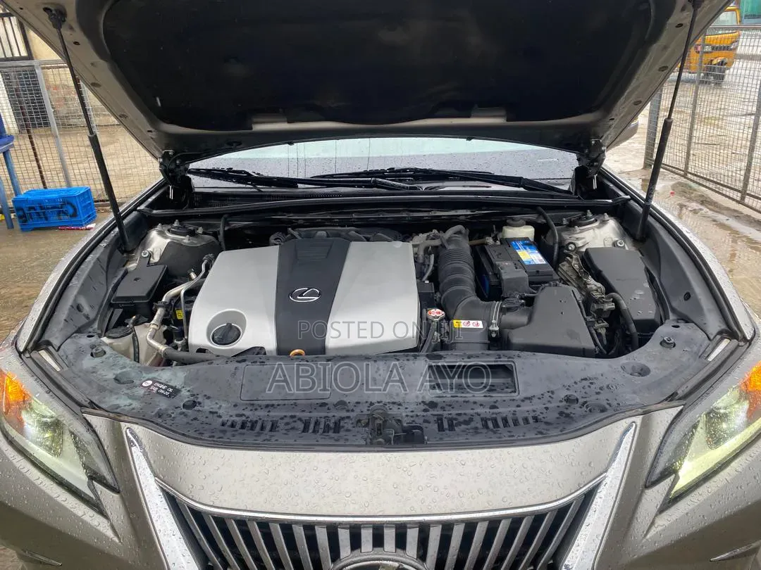 Lexus ES 2019 Gold