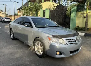 Toyota Camry 2011 Silver