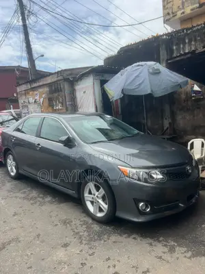 Toyota Camry SE 4dr Sedan (2.5L 4cyl 6A) 2012 Black