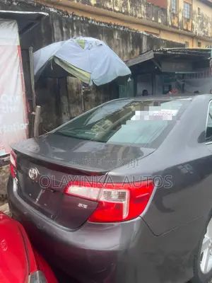 Toyota Camry SE 4dr Sedan (2.5L 4cyl 6A) 2012 Black