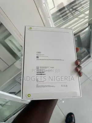 New Apple iPad (2025) 128 GB Pink