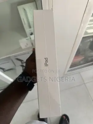 New Apple iPad 10.2 (2021) 64 GB Gray