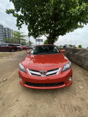 Toyota Corolla S 4dr Sedan (1.8L 4cyl 4A) 2013 Orange