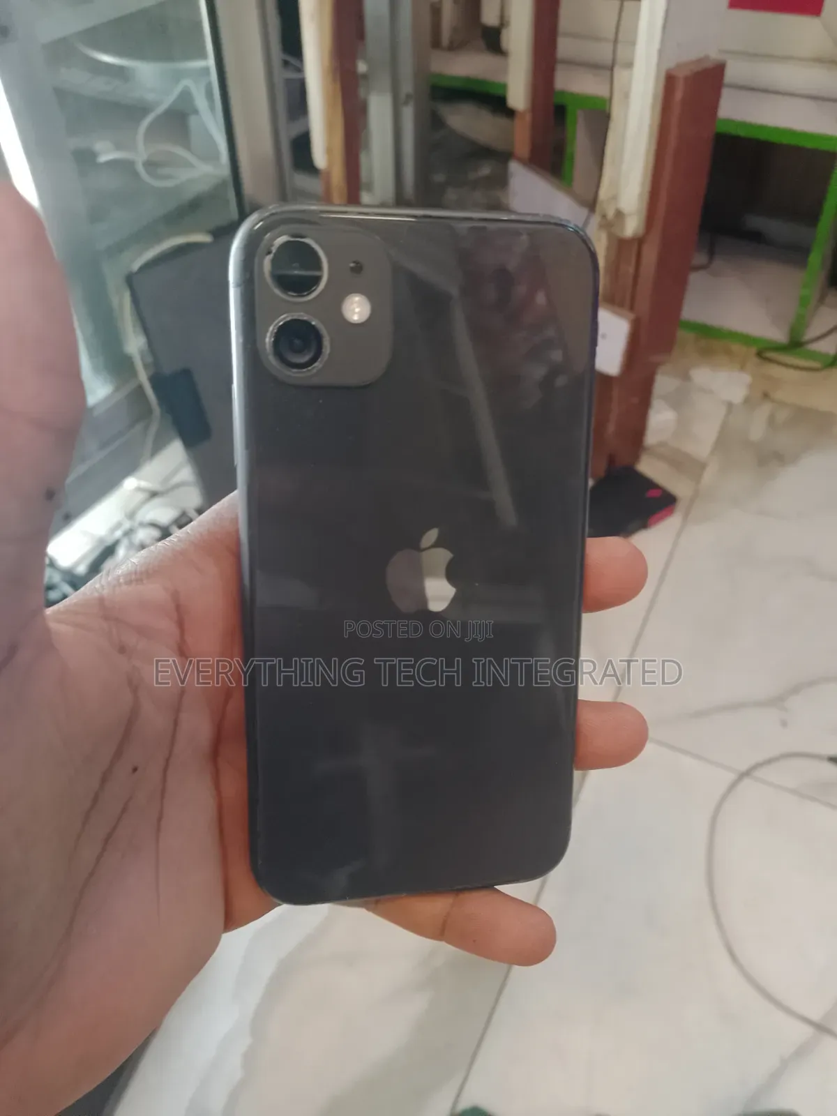 Apple iPhone 11 64 GB Gray