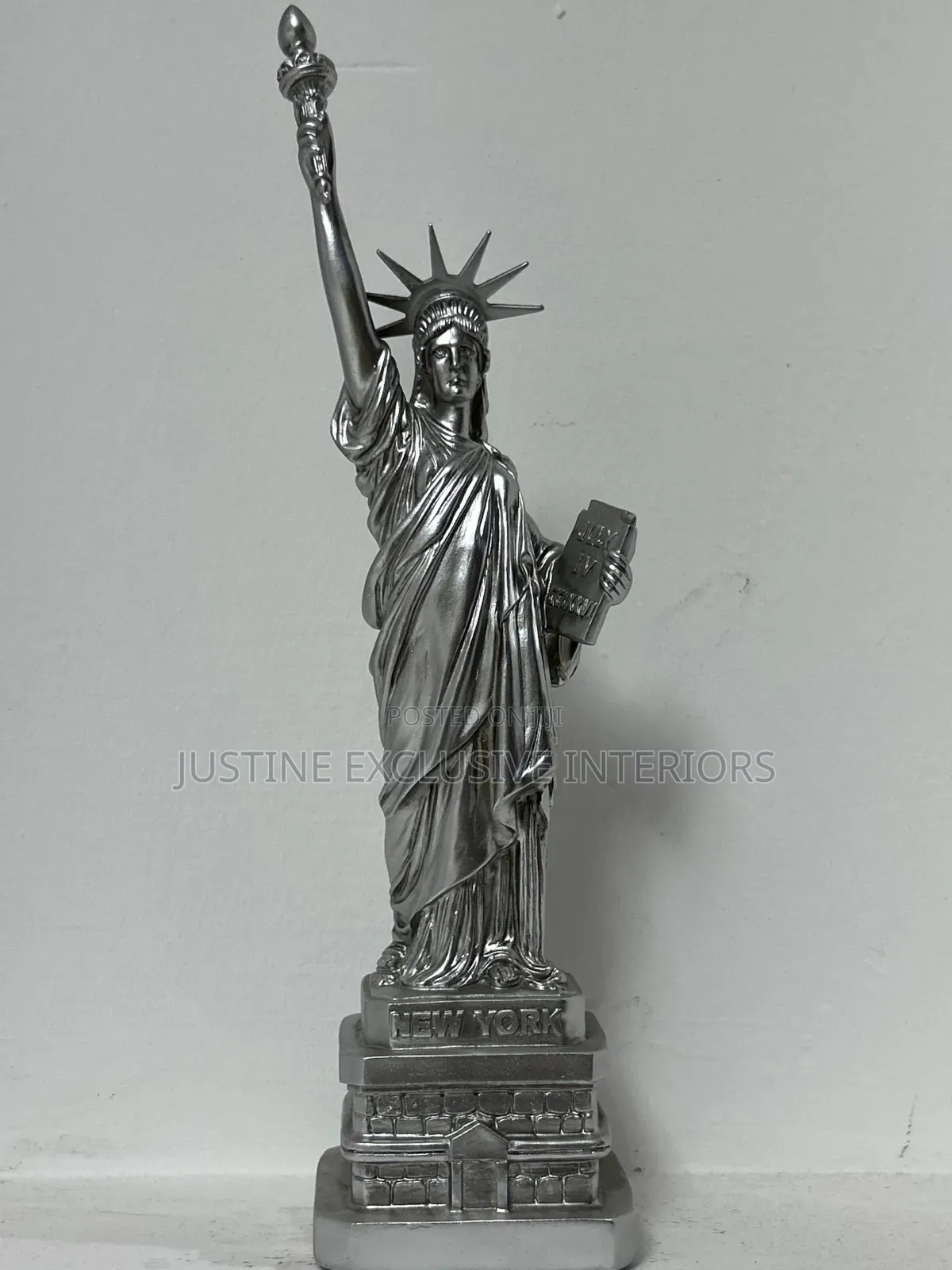 Decorative Figurines