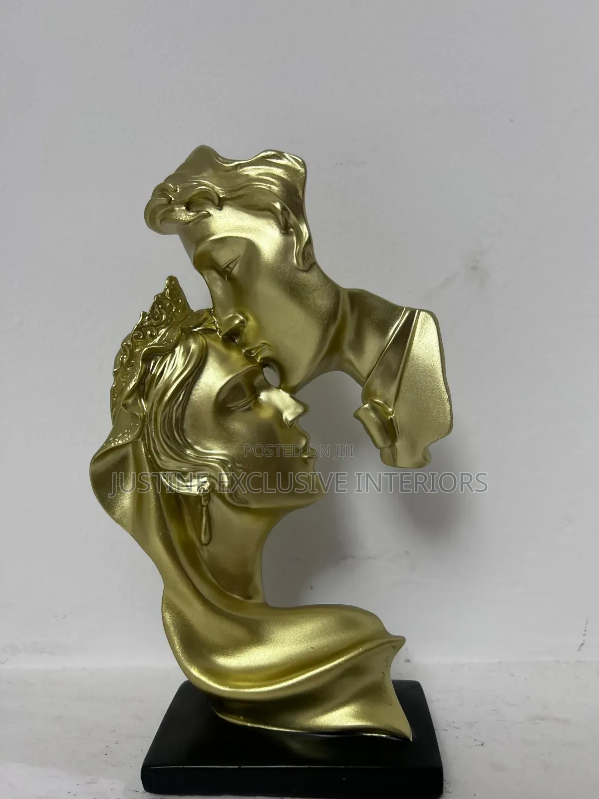 Decorative Figurines