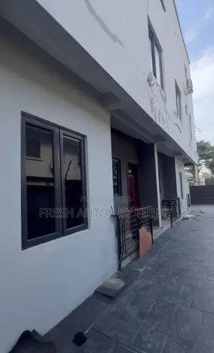 3bdrm Block of Flats in Omole Phase2 Estate for rent
