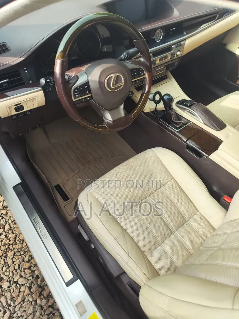 Lexus ES 2016 White