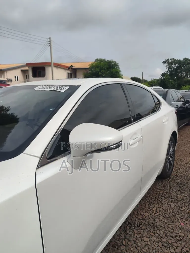Lexus ES 2016 White