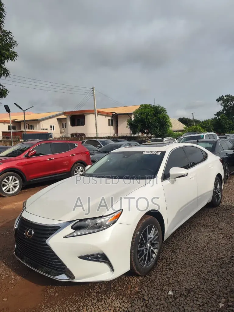 Lexus ES 2016 White