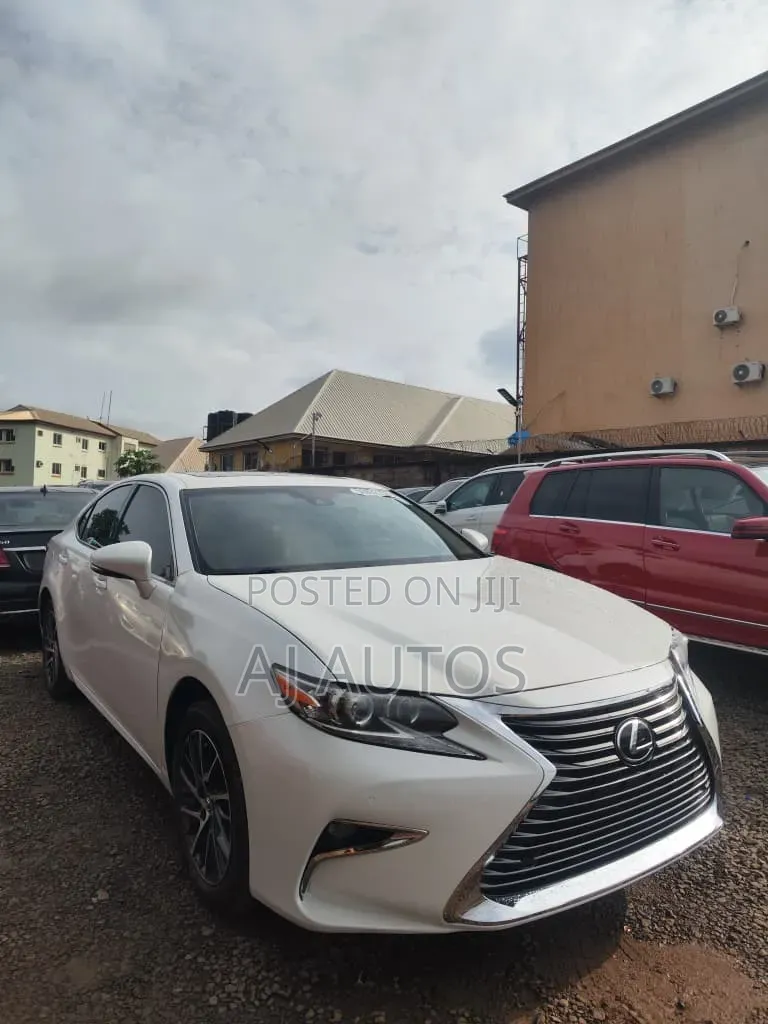 Lexus ES 2016 White