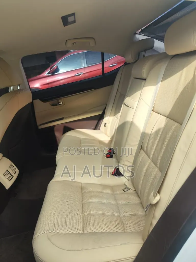 Lexus ES 2016 White