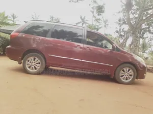 Toyota Sienna XLE Limited AWD 2009 Red