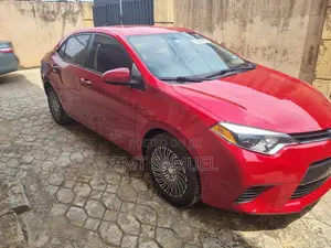Toyota Corolla LE Premium 4dr Sedan (1.8L 4cyl CVT) 2016 Red