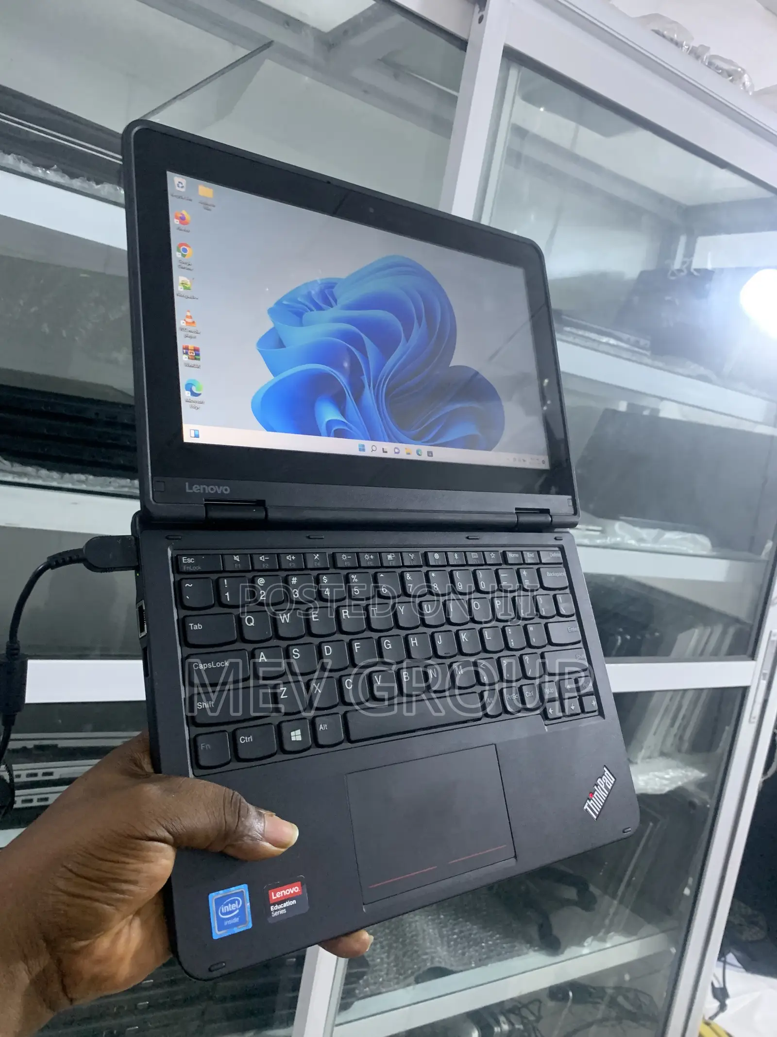 Laptop Lenovo 100e 8GB Intel Pentium SSD 128GB