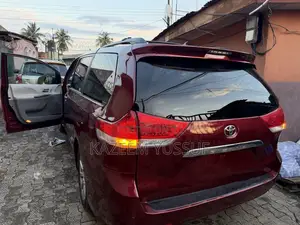 Toyota Sienna Limited 7 Passenger 2012 Burgundy