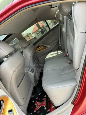 Toyota Camry XLE 4dr Sedan (2.4L 4cyl 5A) 2007