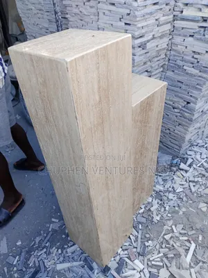 Travatino Standing