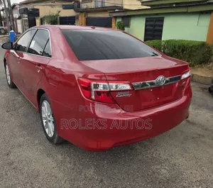 Toyota Camry XLE 4dr Sedan (2.5L 4cyl 6A) 2012 Red
