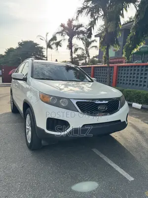 Kia Sorento 2010 White