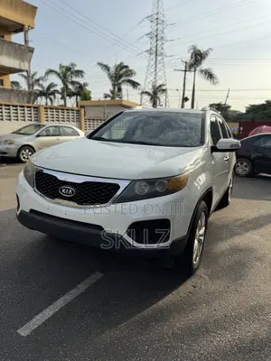 Kia Sorento 2010 White
