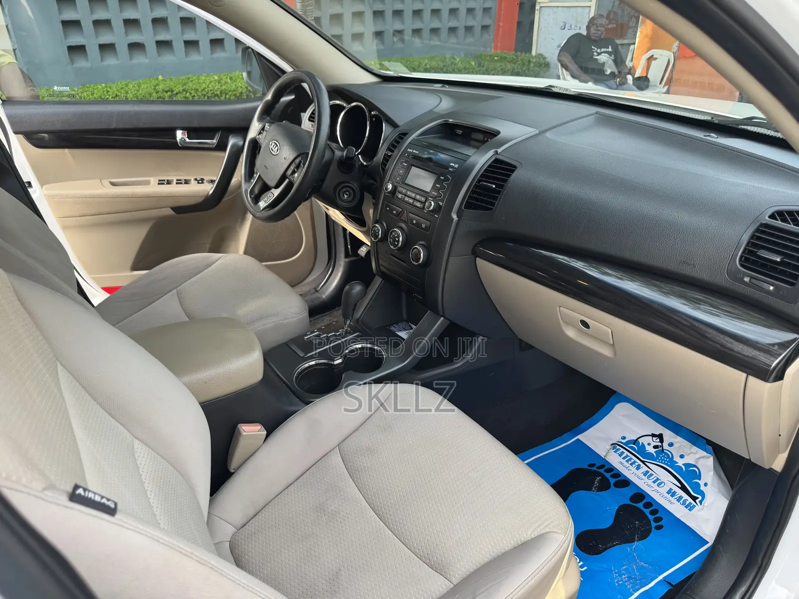 Kia Sorento 2010 White
