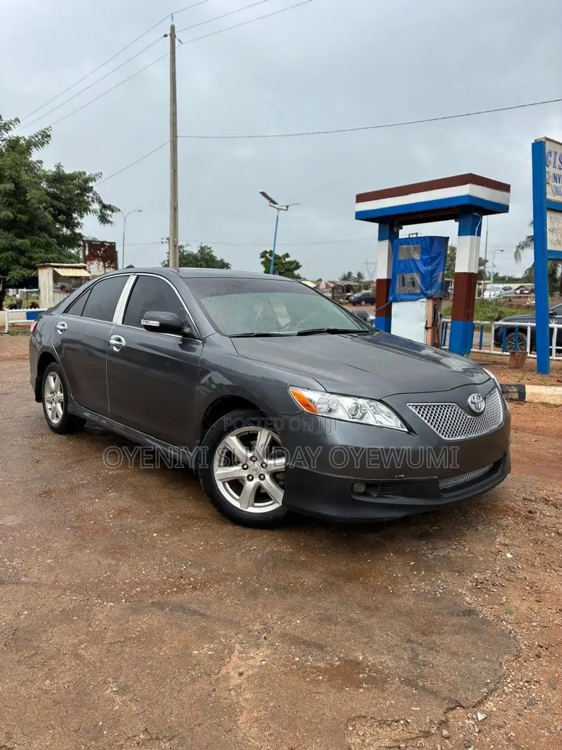Toyota Camry 2007 Gray