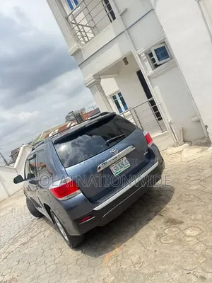 Toyota Highlander 2013 Blue