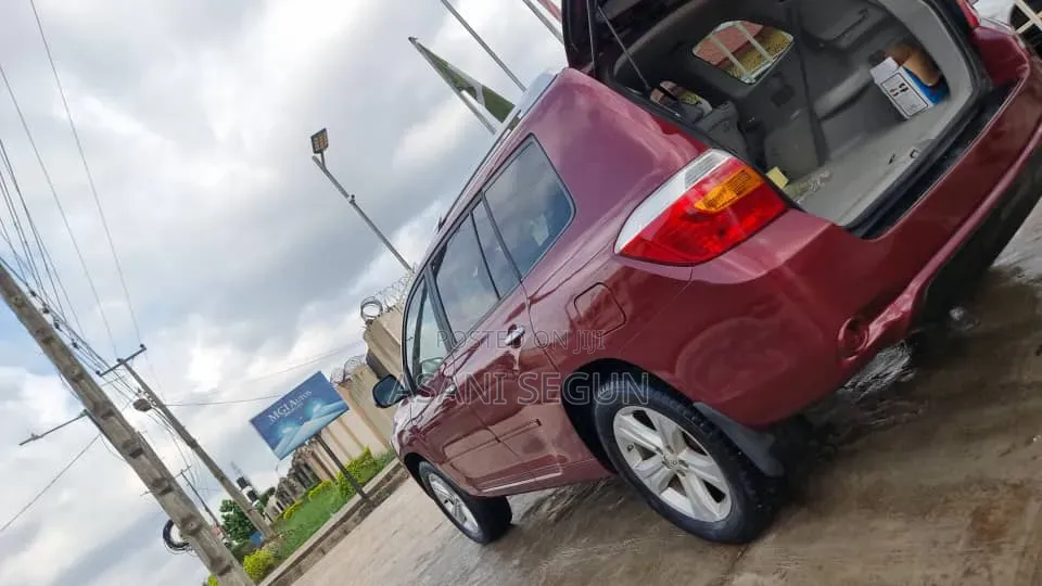 Toyota Highlander 2011 Burgundy