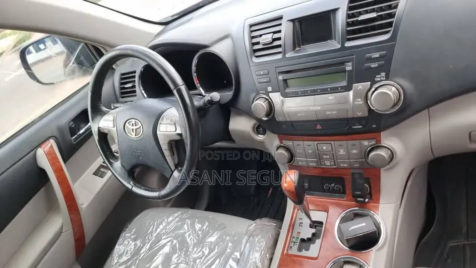 Toyota Highlander 2011 Burgundy