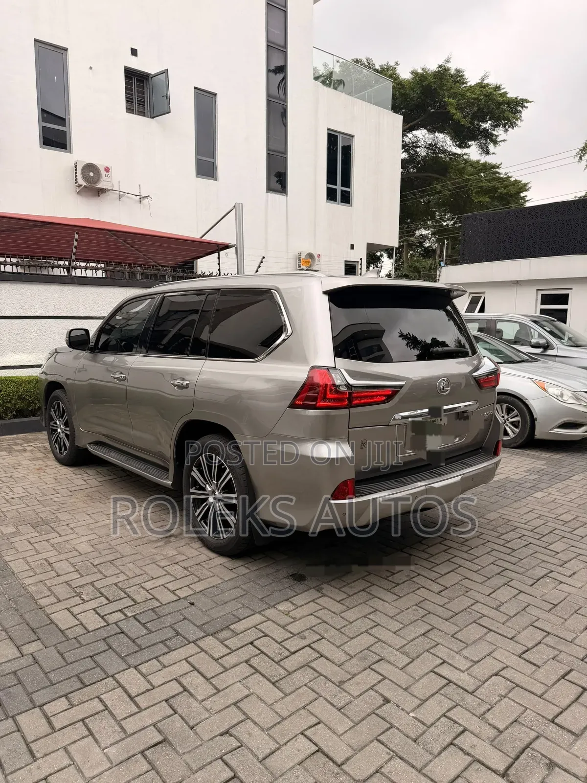 Lexus LX 570 AWD 2021 Gold