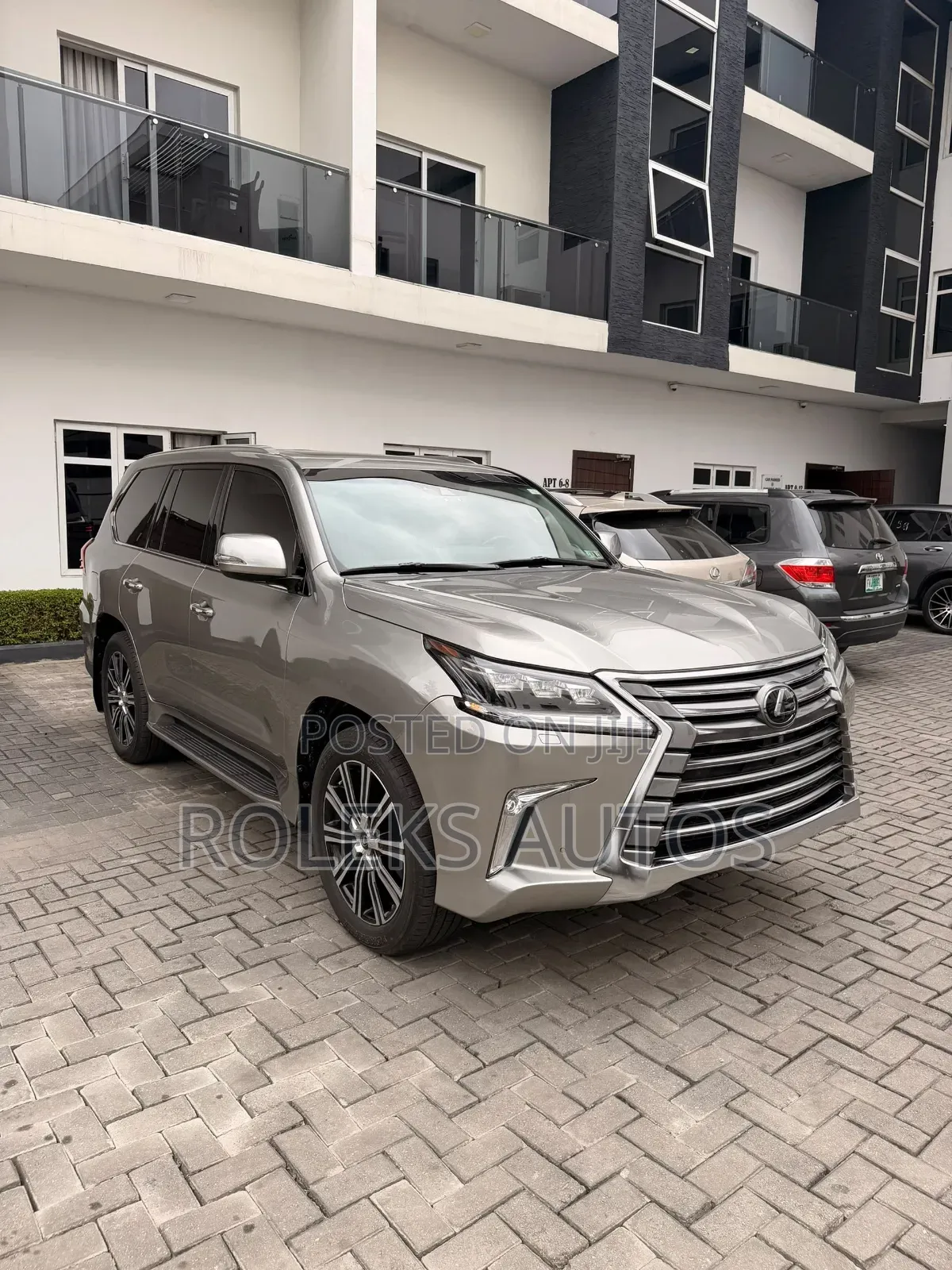 Lexus LX 570 AWD 2021 Gold
