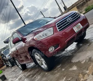 Toyota Highlander 2011 Burgundy