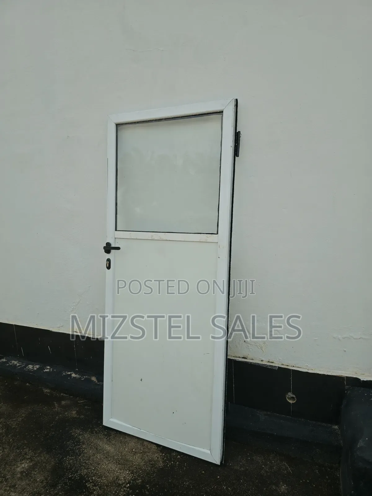 Almaco Glass Strong Door