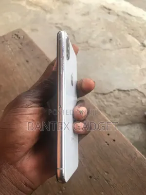 Apple iPhone X 64 GB White