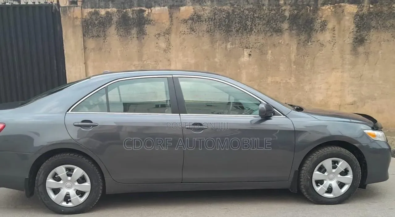 Toyota Camry 2011 Gray