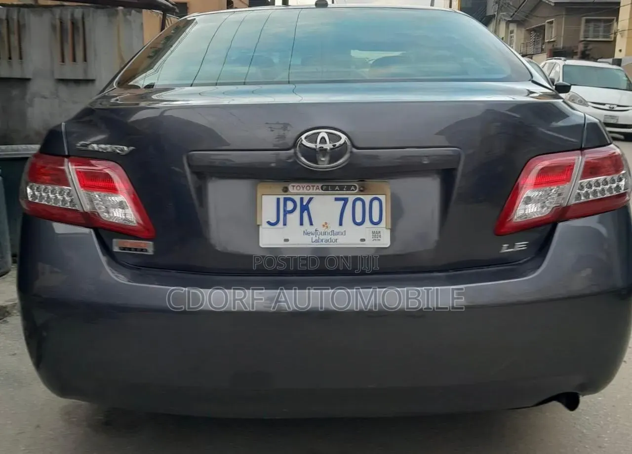 Toyota Camry 2011 Gray