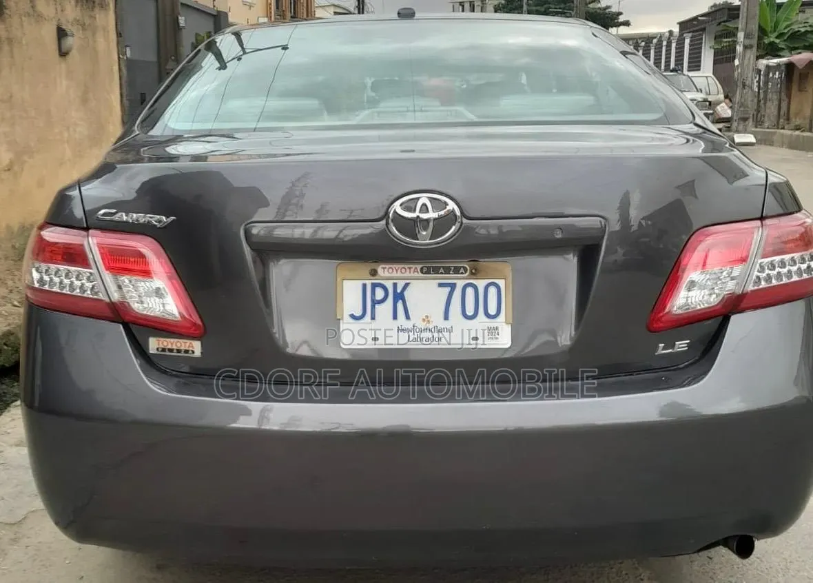 Toyota Camry 2011 Gray