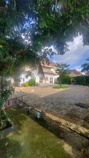 5bdrm Duplex in Broadview Estate, Idu Industrial for rent