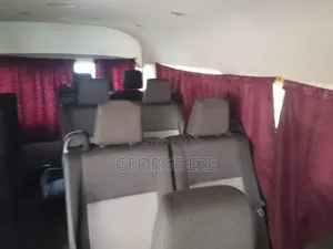 Toyota HiAce 2022 White